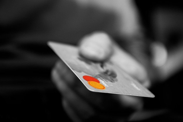 Wie wahr! Kreditkarten mit Finanzierung: Gebührenfreie Angebote können teuer werden